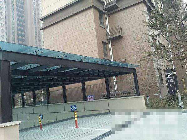 车库入口玻璃雨棚