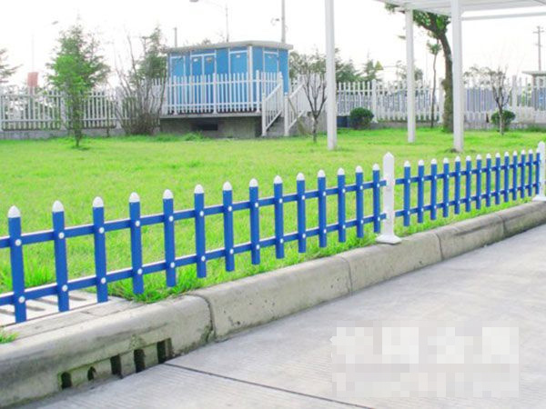 草坪护栏