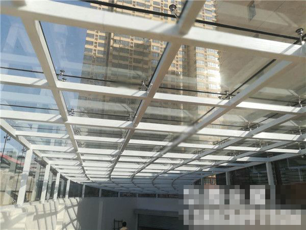 玻璃车库入口案例