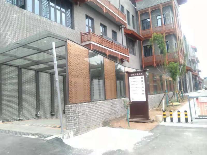车库入口玻璃雨棚